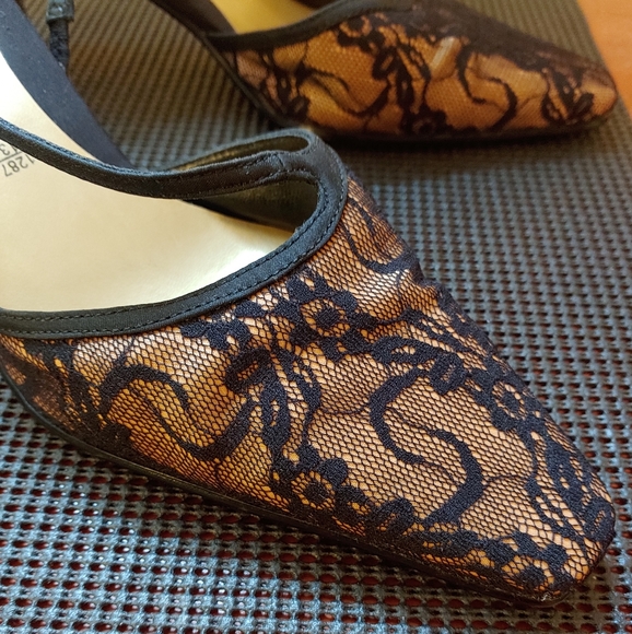 Fioni Vintage Y2K Black and Gold Slingback Heels with Lace Details Size 7 W - Picture 2 of 8